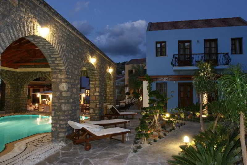 Iapetos Hotel 4
