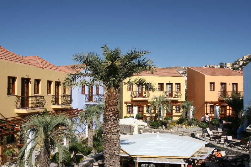 Iapetos Hotel 5