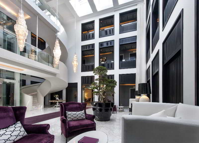 Queen Victoria Hotel 4
