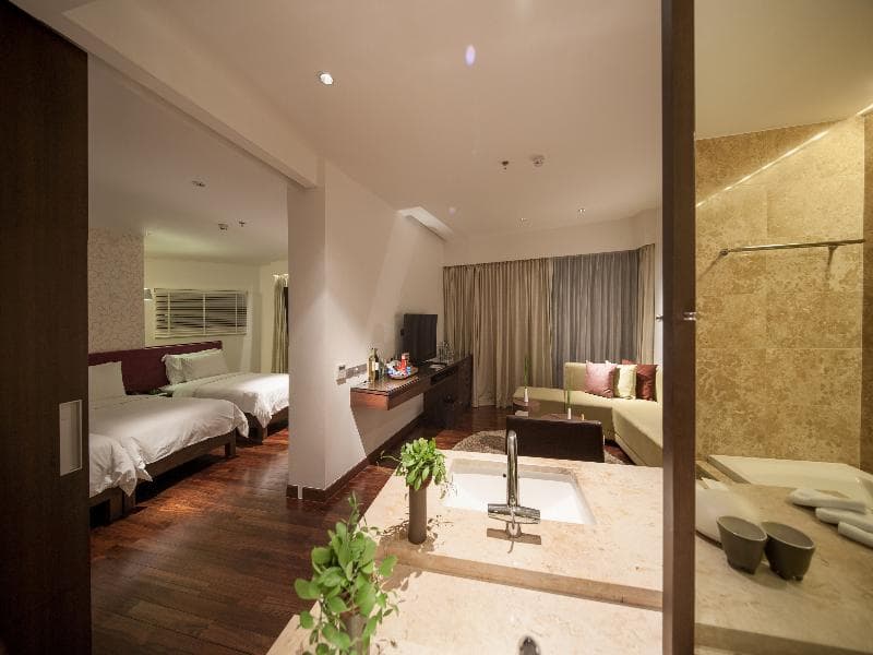 Lit Bangkok Hotel 3