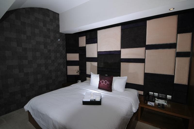 Lion Peak Hotel Dickson 5