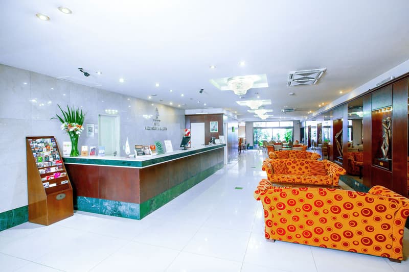 HR Esmeralda Luxor 4