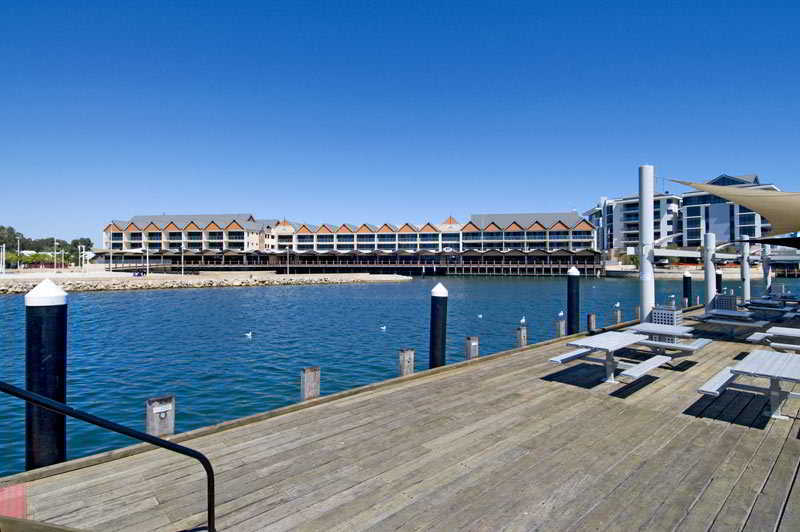 Dolphin Quay Apartments photo 1