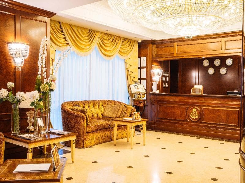 Nobil Luxury Boutique 2