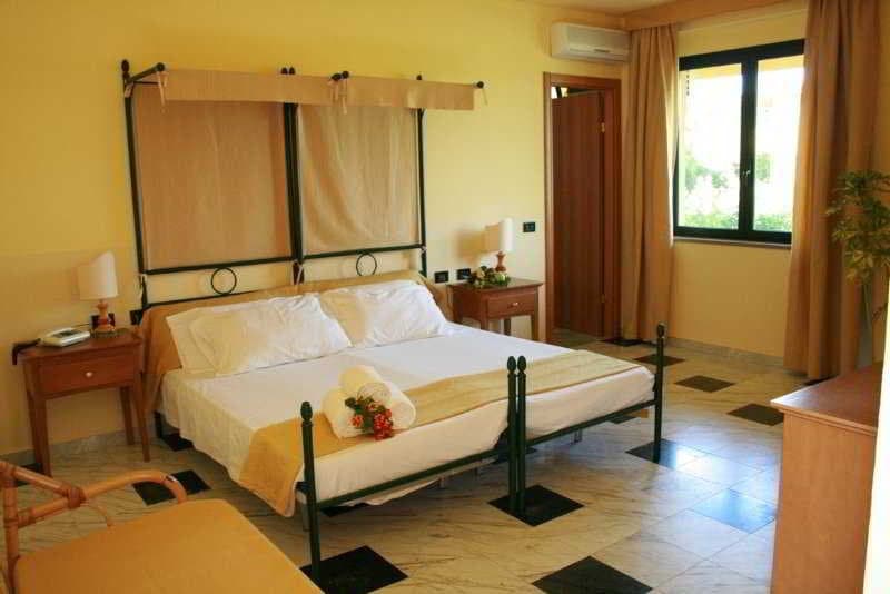 Marina del Marchese Beach Resort 5