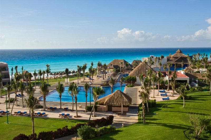 The Pyramid Cancun By Oasis photo 1