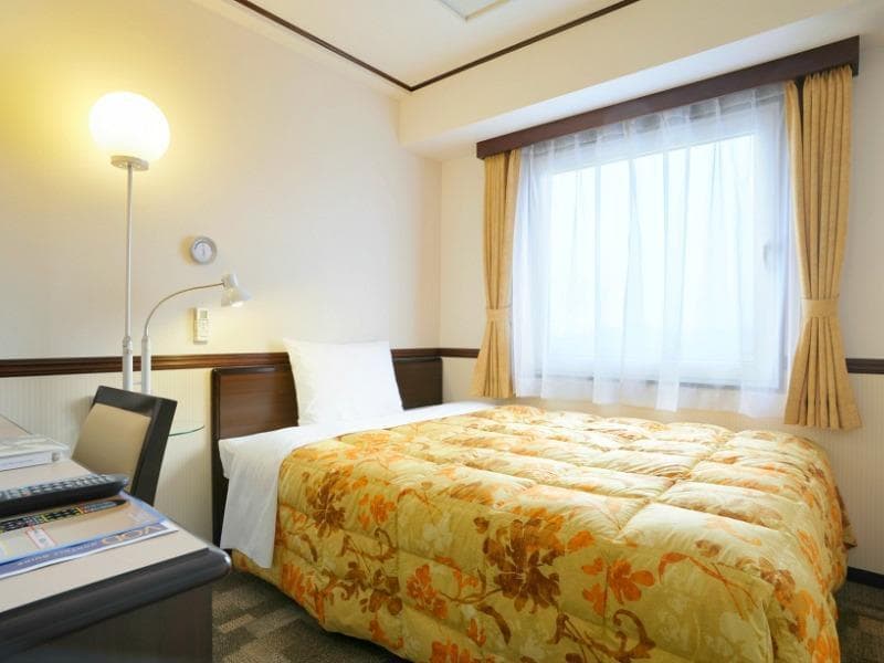 Toyoko Inn Hokkaido Kushiro Juji-Gai 3