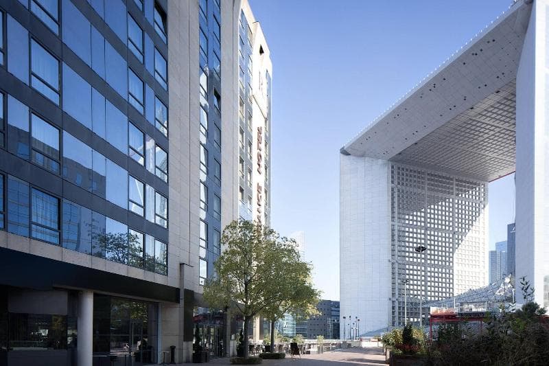 Renaissance Paris La Defense 3