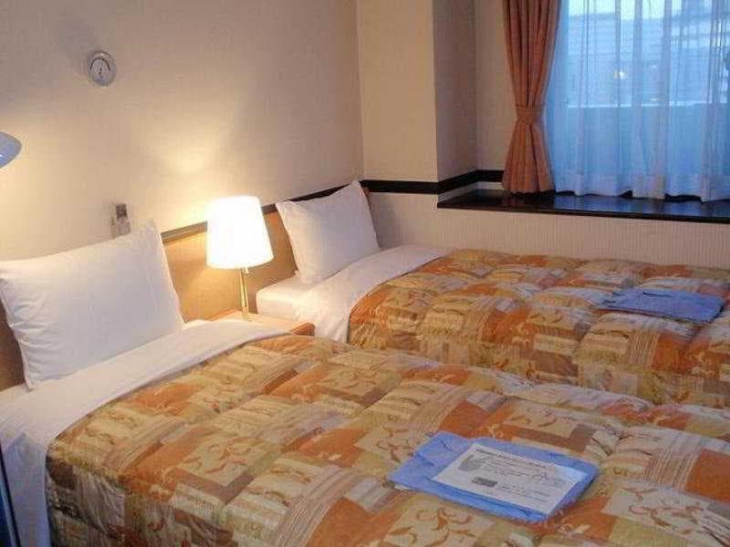 Toyoko Inn Tokyo Tozai-Sen Nishi-kasai 4