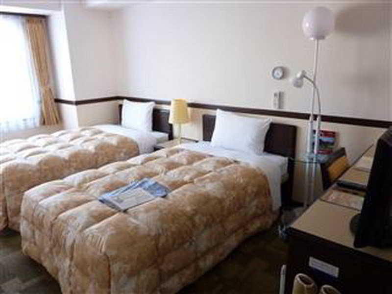 Toyoko Inn Tsukuba Express Yashio-eki Kita-guchi 4