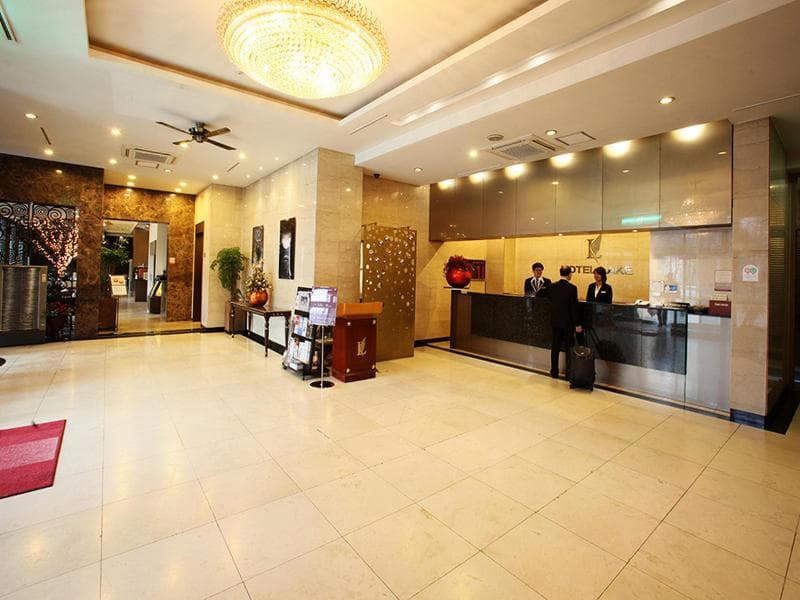 Hotel Lake main