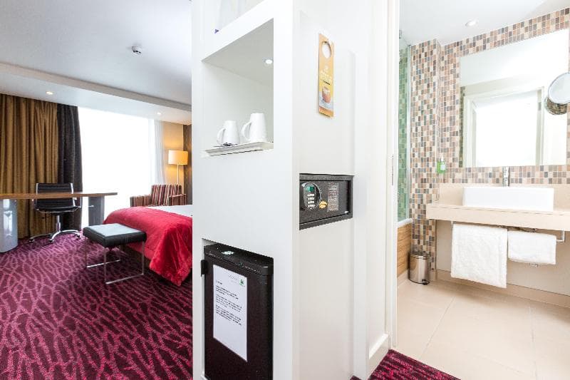Holiday Inn Manchester - MediaCityUK 5