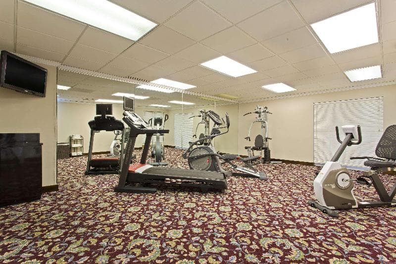 Baymont Inn & Suites Tampa near Busch Gardens/USF 2