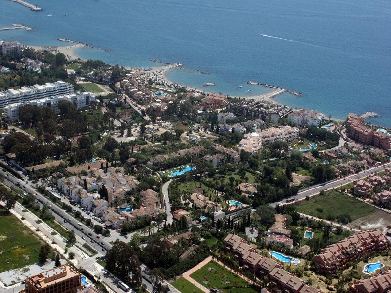 BlueBay Banús 2