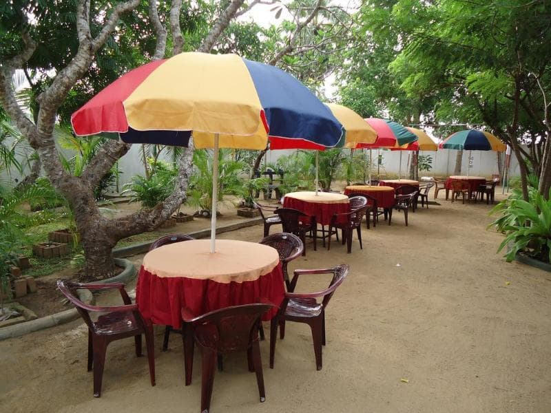 Palm Grove Holiday Inn photo 1