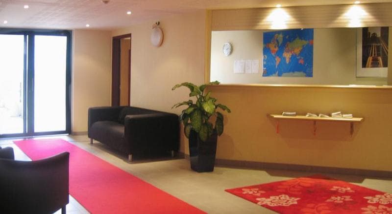 Séjours & Affaires Paris Nanterre 2