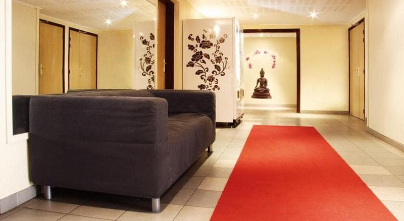 Séjours & Affaires Paris Nanterre 4