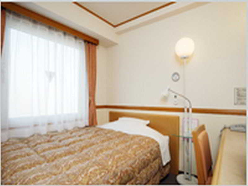 Toyoko Inn Tokyo Nihon-bashi 4