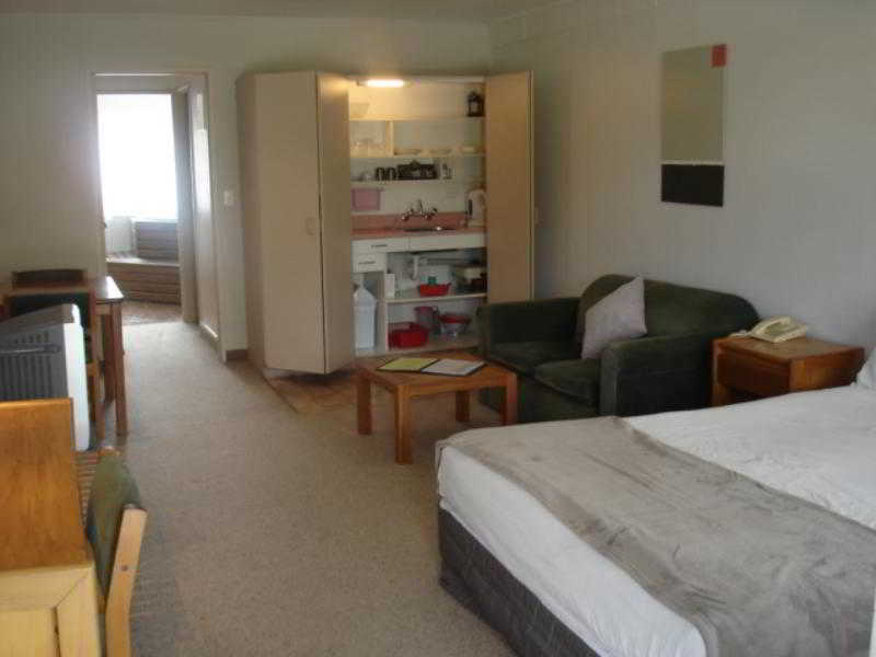 Karaka Tree Motel 4