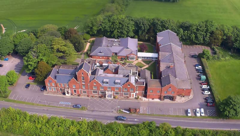 Hogs Back Hotel & Spa Farnham 3