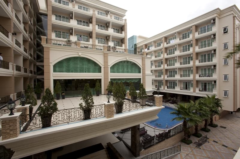 LK Miracle Suite Pattaya 3