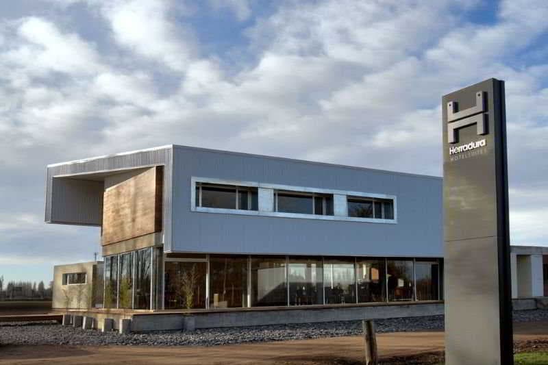 Herradura Hotel Suites main