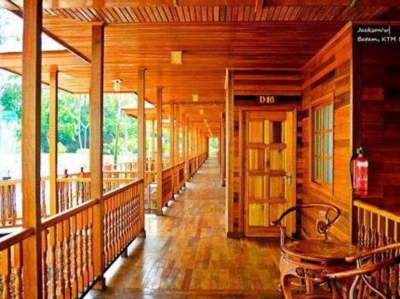KTM Resort 4