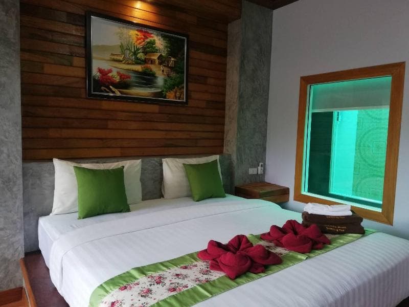 Lanta Riviera Resort main