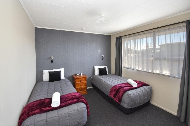 Adrian Motel 5