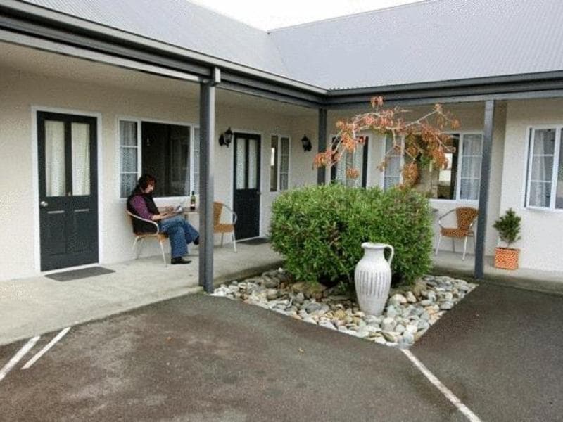 Fitzherbert Court Motel photo 1