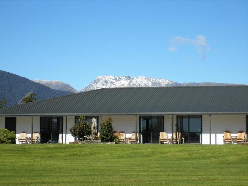 Heritage Park Lodge 2