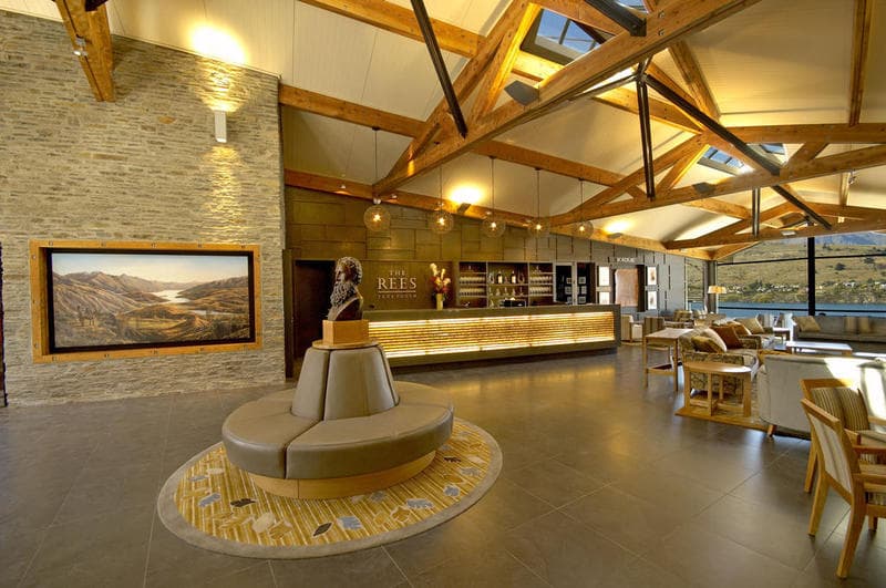 The Rees Hotel, Luxury Apartments & Lakeside Residences 2