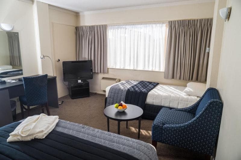 West Plaza Hotel 4