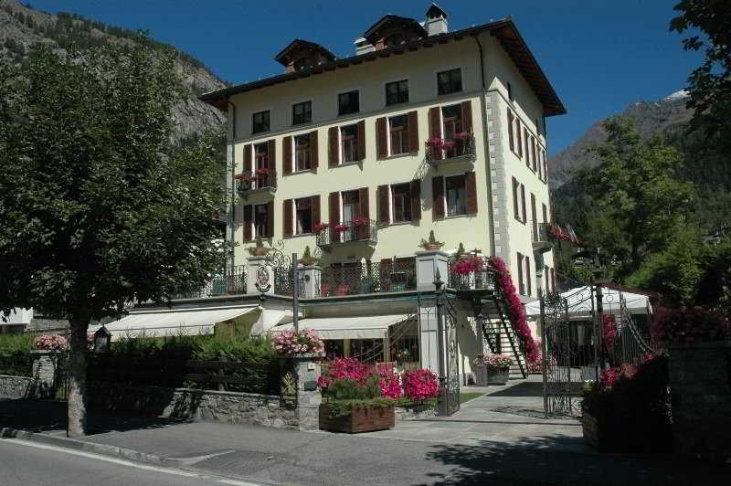 Hotel Villa Novecento main