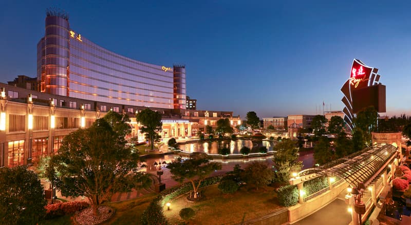 Royal International 3
