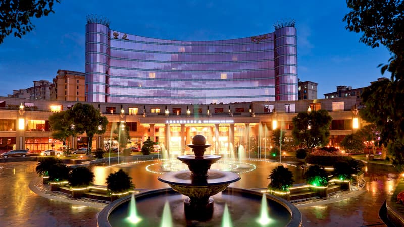 Royal International 4