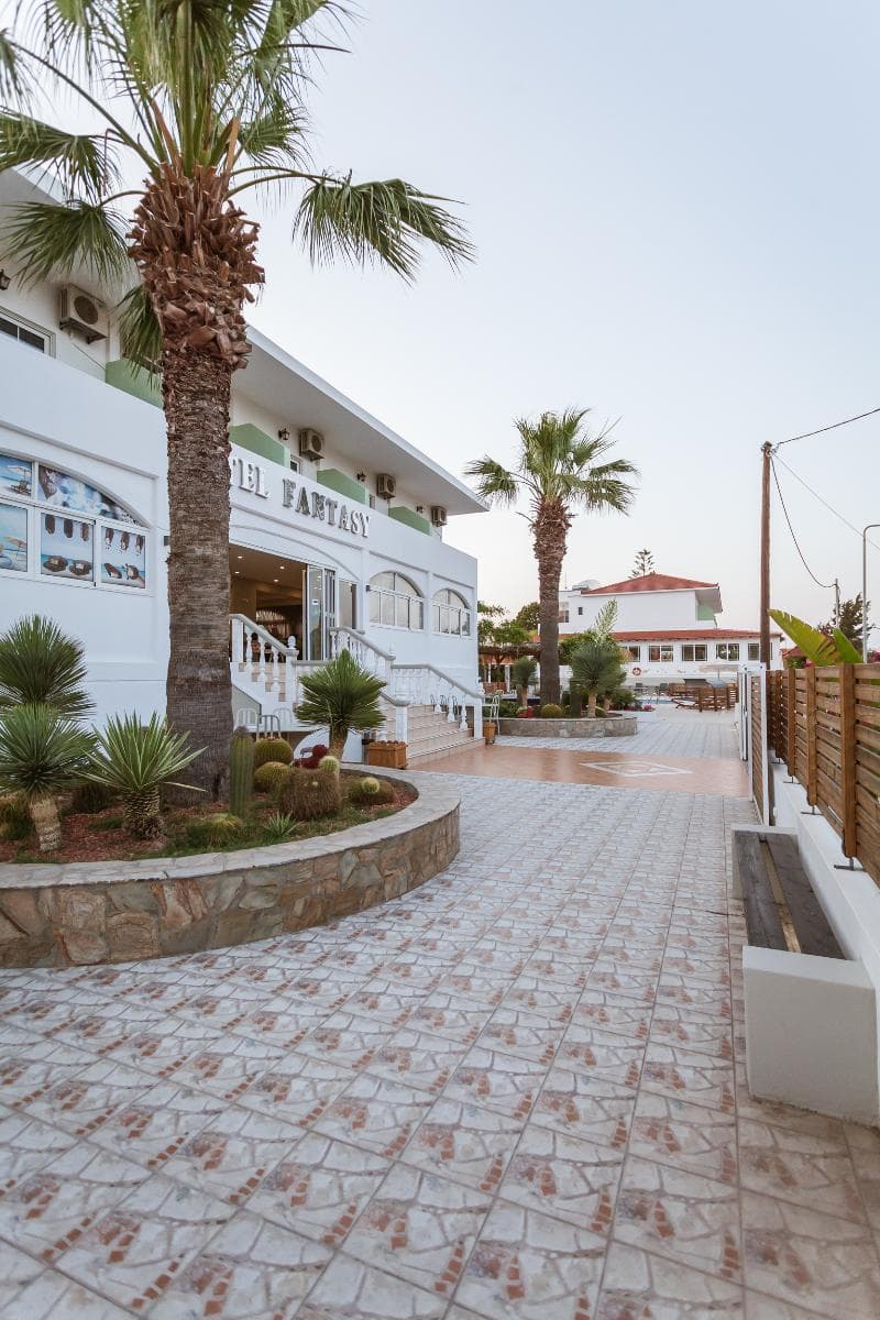 Fantasy Resort Hotel 3