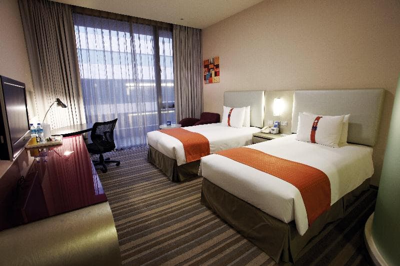 Holiday Inn Express Taichung Park 2