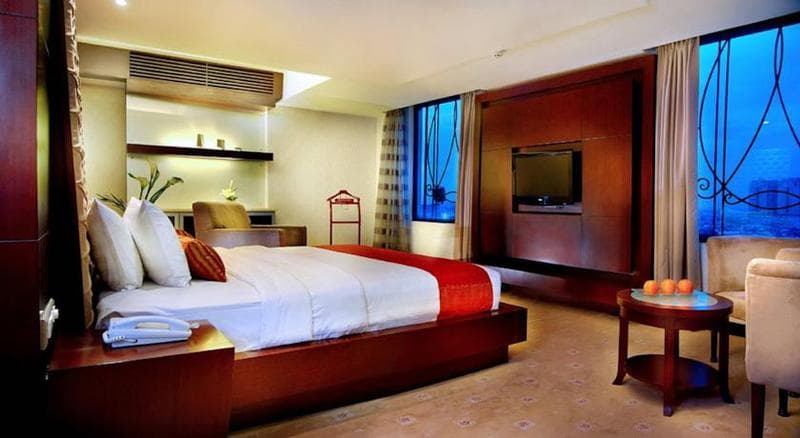 Grand City Hall Hotel & Serviced Residences 3