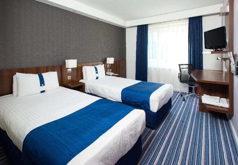 Holiday Inn Express Cambridge-Duxford M11 J10 4