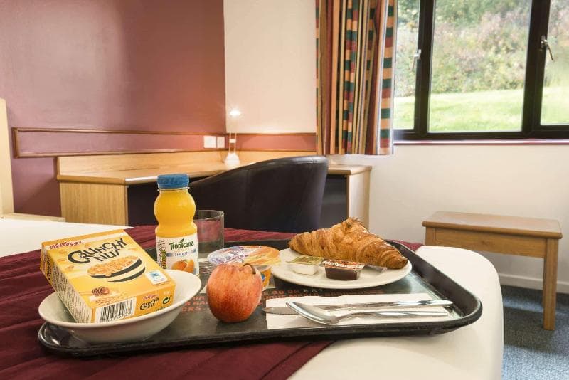 Days Inn by Wyndham Bradford M62 photo 1