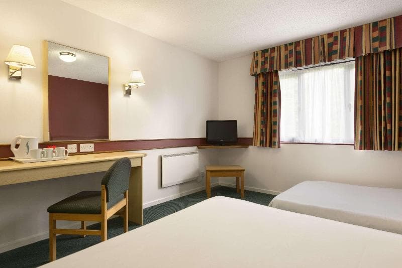 Days Inn by Wyndham Bradford M62 4