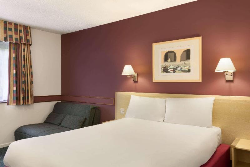 Days Inn by Wyndham Bradford M62 5