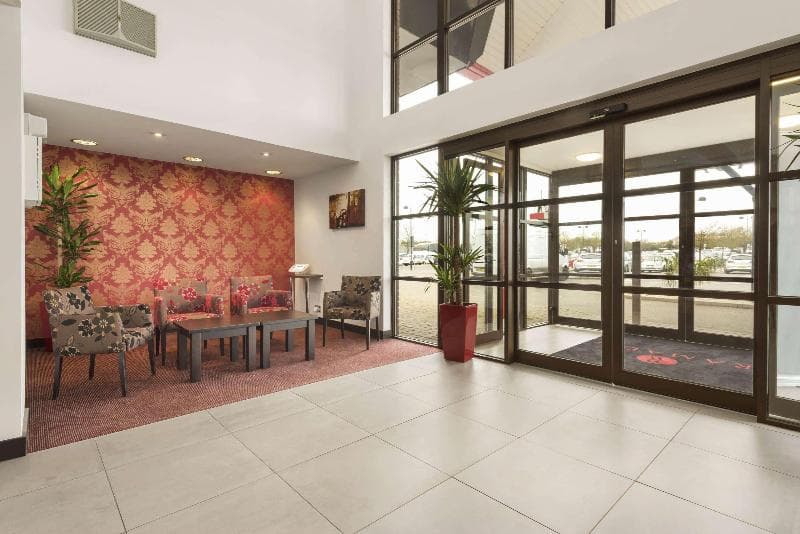 Ramada by Wyndham Cambridge 5