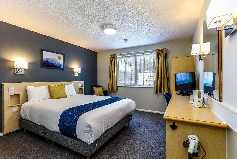 Days Inn by Wyndham Fleet M3 4