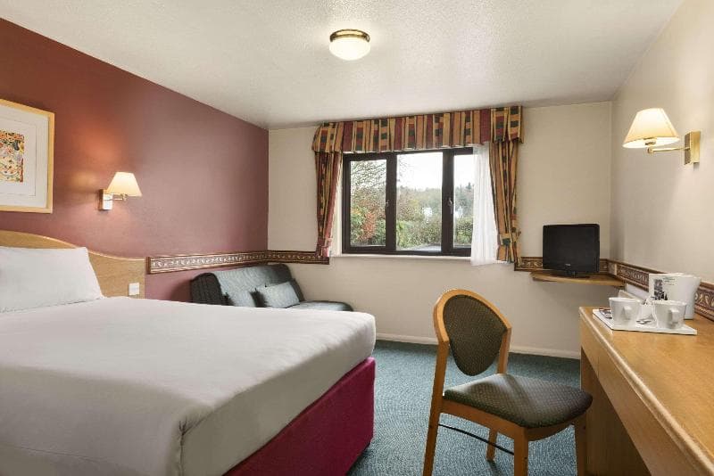 Days Inn by Wyndham Michaelwood M5 2
