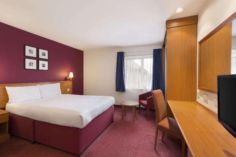 Days Inn by Wyndham Peterborough 4