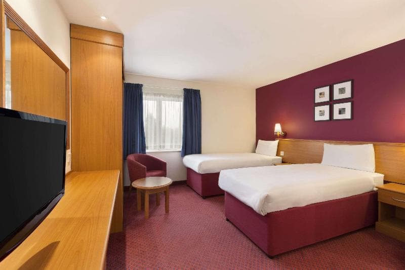 Days Inn by Wyndham Peterborough 5