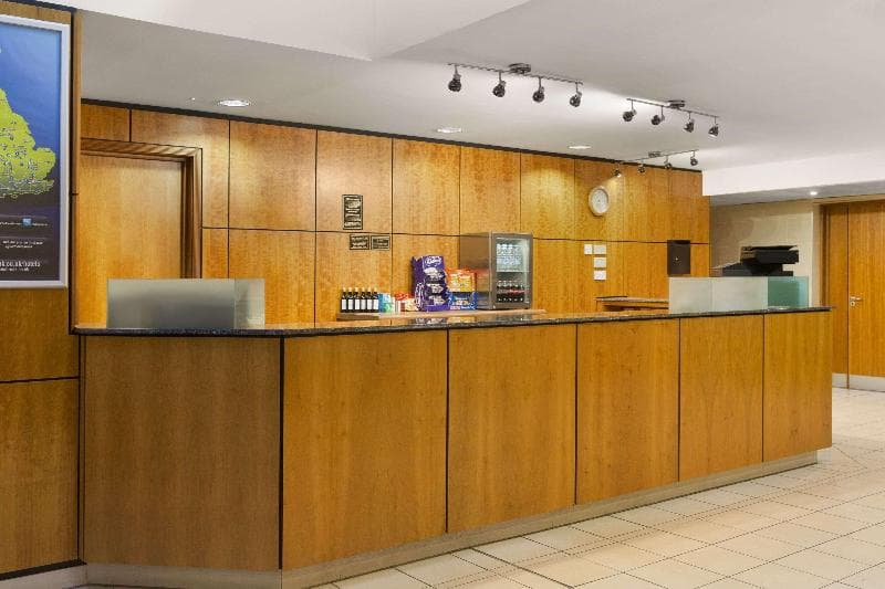 Days Inn by Wyndham Stevenage North 4