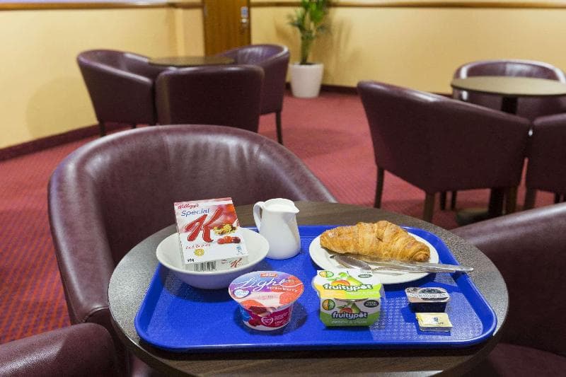 Days Inn by Wyndham Stevenage North photo 1